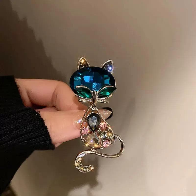 Chic Retro Cartoon Cat Brooch for Women - Cute Pin Accessory