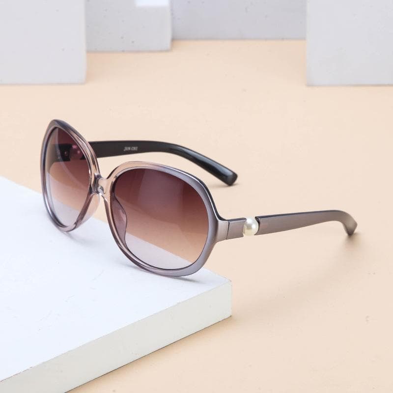 New Classic Big Oval Vintage Sunglasses Women Luxury Designer Cat Eye UV400 Gafas De Sol As shown in the figu