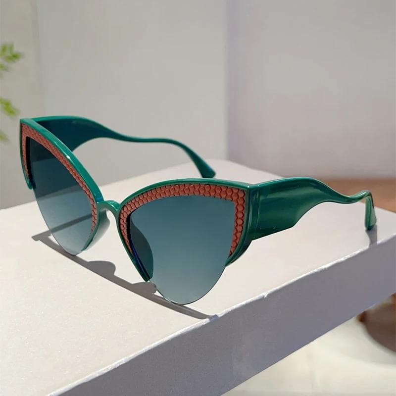 KAMMPT Oversized Cat Eye Sunglasses Women Stylish Butterfly Shaped Gradient Trendy Luxury Sun Glasses as picture shows