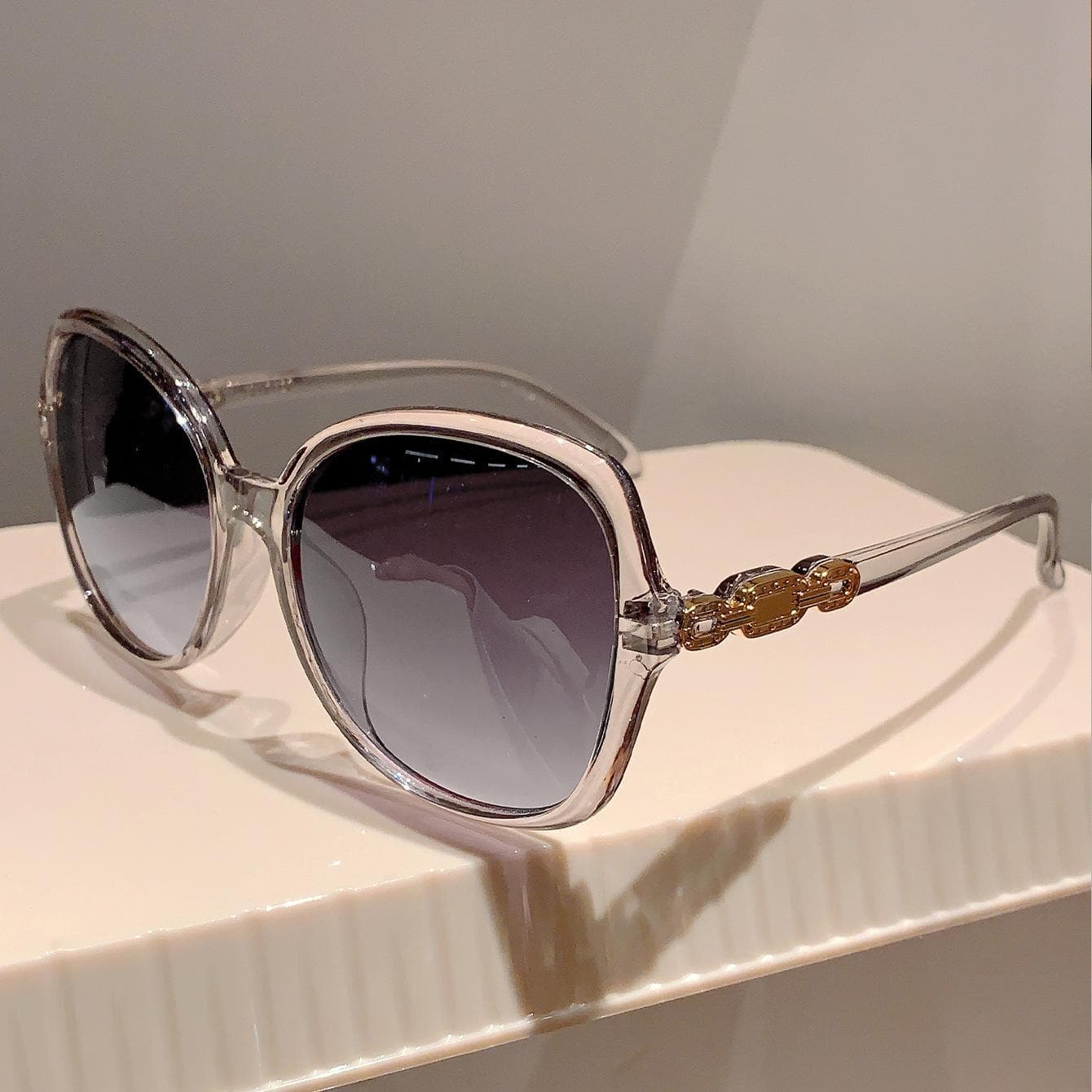 KAMMPT Fashion Square Women Sunglasses Oversize UV Protection Shades for Travel Hiking Photography as picture shows