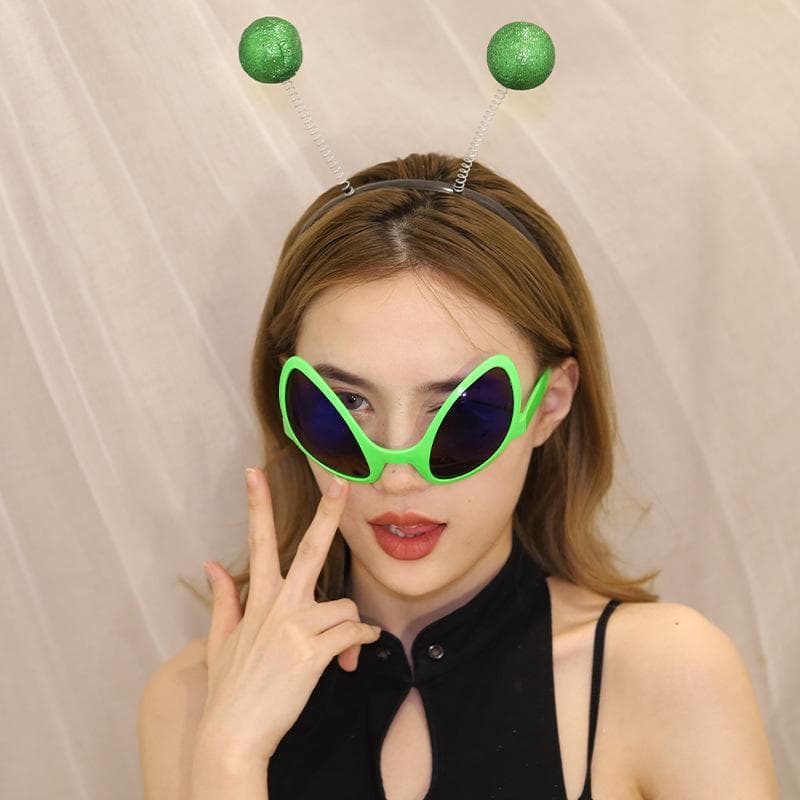 New Women Oval Alien Sunglasses UV400 Protection Fashion Halloween Party Funny Glasses Gradient Lens for Men Women As shown in the figu