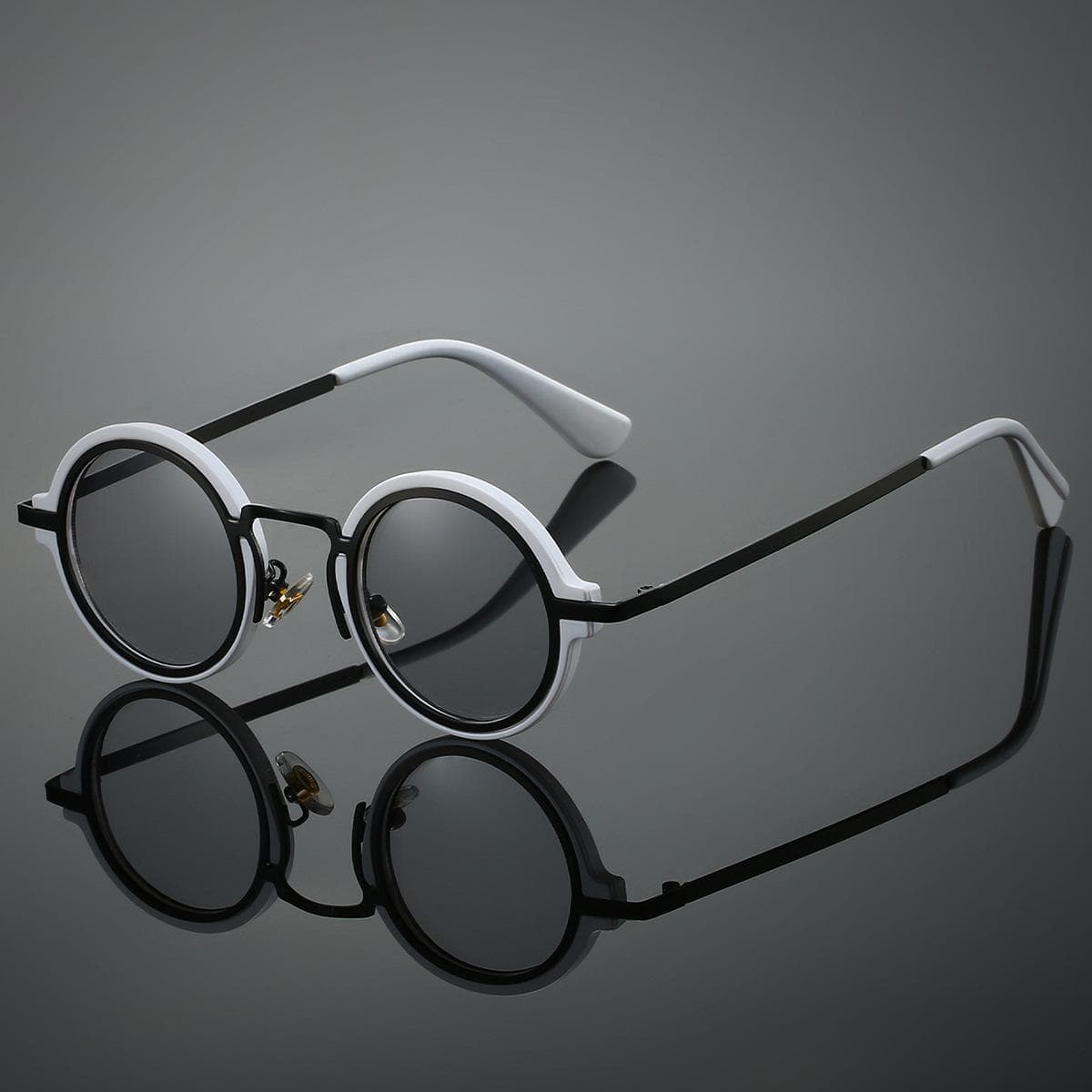 New Vintage Rock Punk Sunglasses Small Round Glasses for Men Women UV400 Black Lens Outdoor Travel Driving Eyewear 1PC