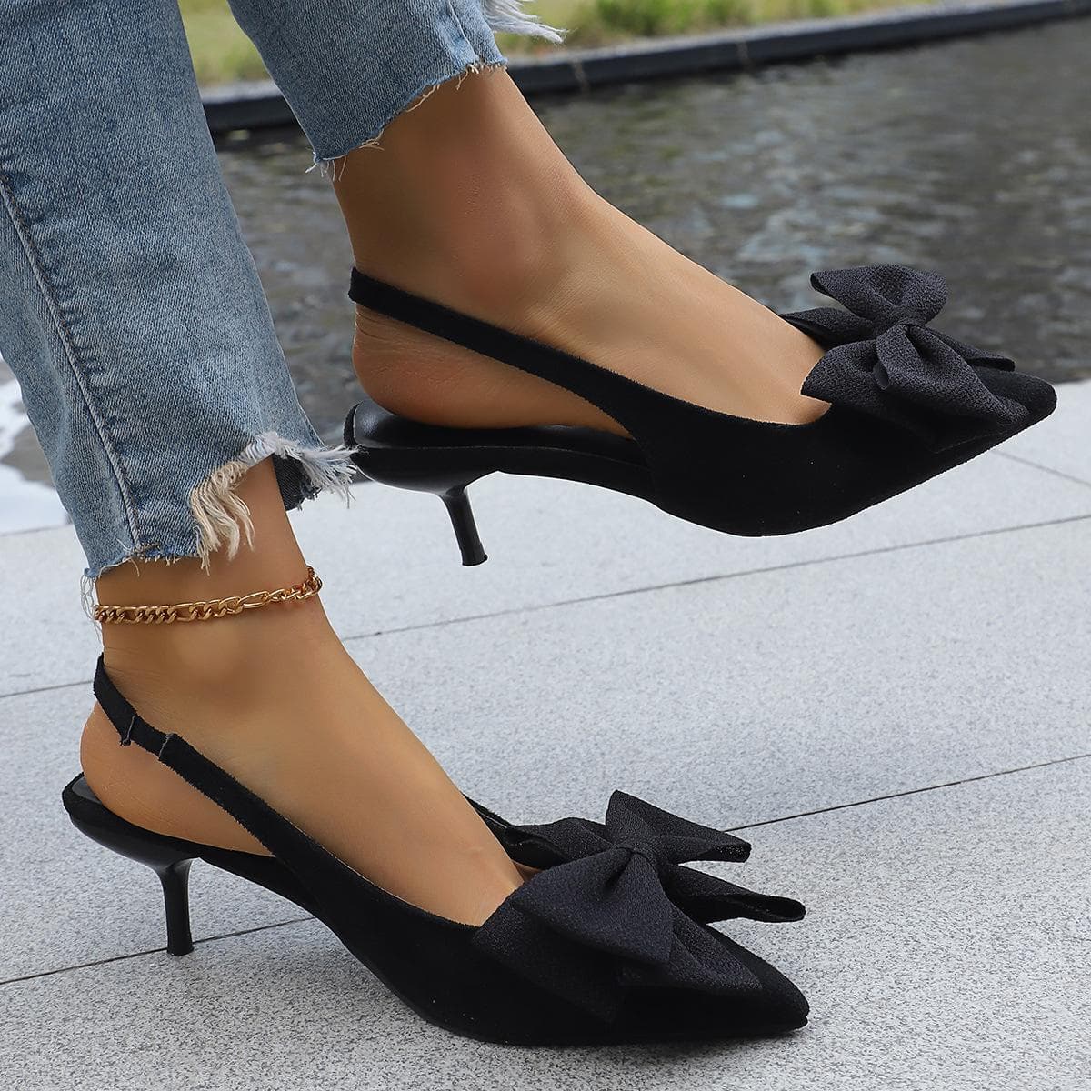 High Heels Spring and Summer Retro Style Shoes Elegant Thin-heeled Pointed Sandals 42 black