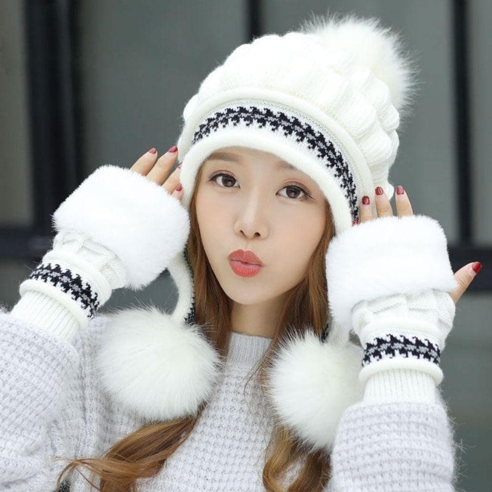 Winter Style Velvet Wool Hat for Women Versatile Ear Protection Cycling Knit Hat Warm and Windproof