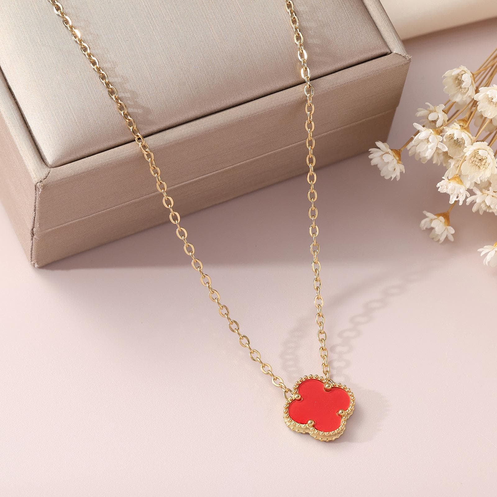 15mm Double-Sided Four-Leaf Clover Necklace Pendant Titanium Steel Simple Fashion 18K Does Not Lose Color Necklace 18K red