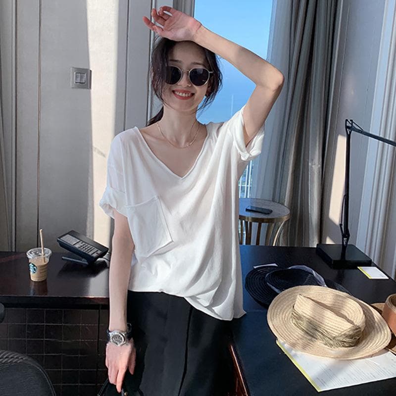 White Cotton Short-sleeved T-shirt for Women's Summer Design Niche V-neck Pocket Base Shirt Loose Casual T-shirt Top 2XL white