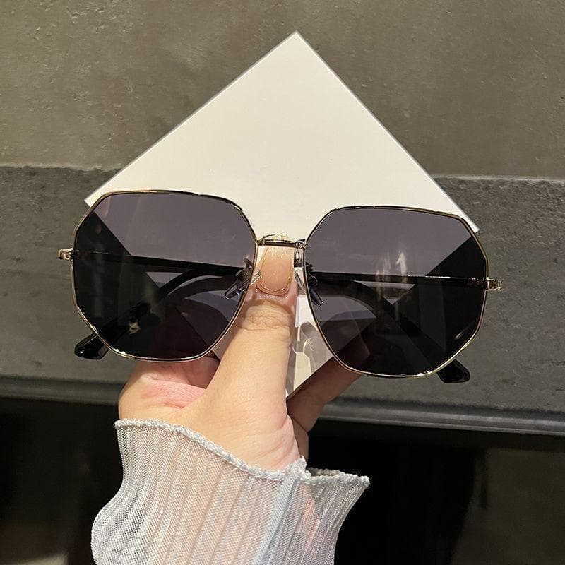 New Mens Retro Sunglasses Designer Metal Frame UV400 Protective Driving Shades High Quality Eyewear for Men 1PC