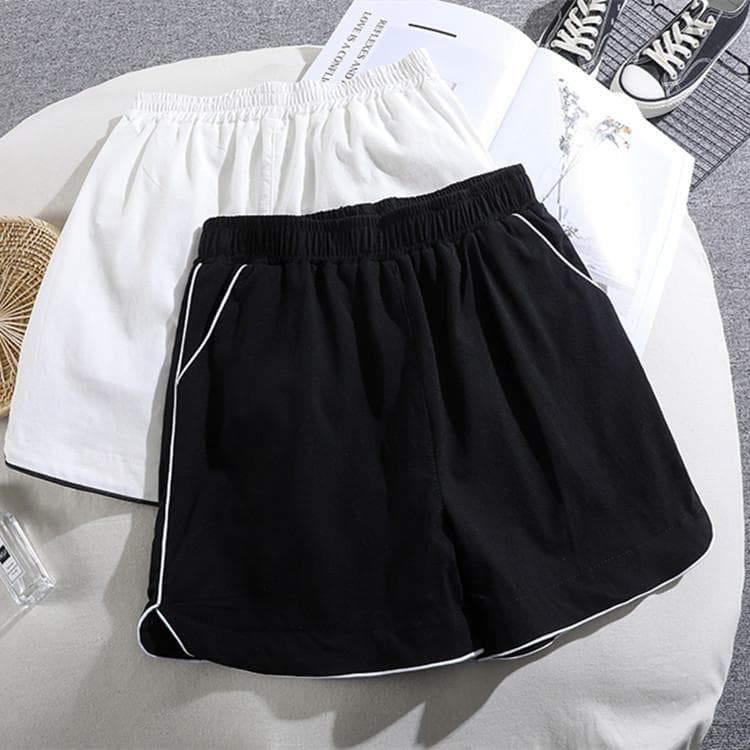 New Summer Ice Silk Cotton Quick-drying Shorts Elastic Waist Large Size Three-point Sports and Casual Shorts for Women 3XL black