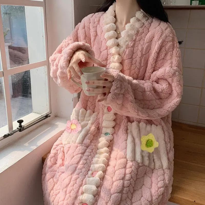 Big Size Nightgown Flannel Robe Warm Bathrobe Women Long Sleeve Long Robe Thick Loungewear Flower Coral Fleece Cardigan 2XL