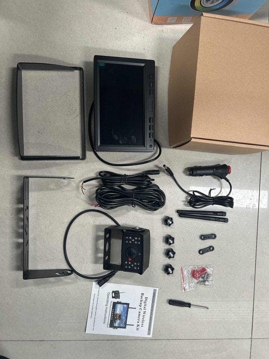Wireless Backup Camera and Display Kit 7in HD Display 120 degrees Wide Angle IP69 Proof 150m Transmission black