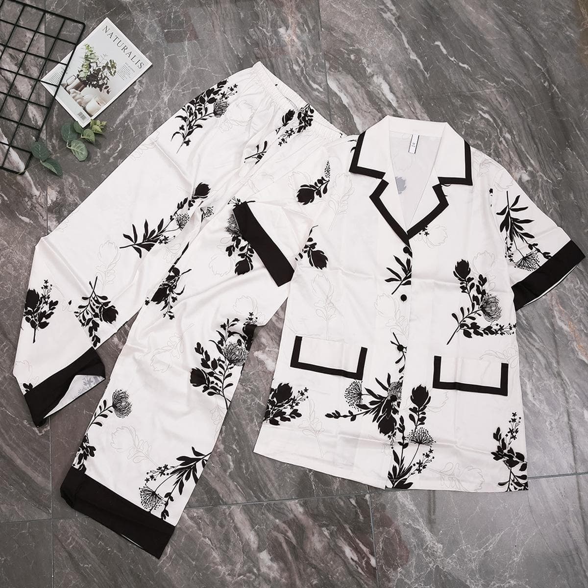 New Ice Silk Short-sleeved Cardigan Suit Pajamas for Women Spring and Summer Outerwear Lapel Printed Home Clothes XXL white