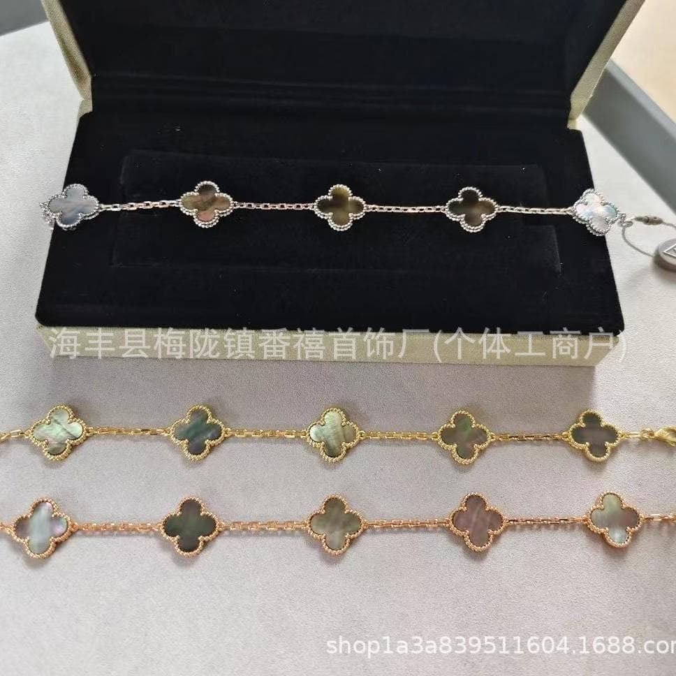 Luxurious Double-Sided Clover Grey Mother-of-Pearl Bracelet - Elegant Floral Hand Jewelry Rose Gold Grey Mother-of-Pearl Bracelet
