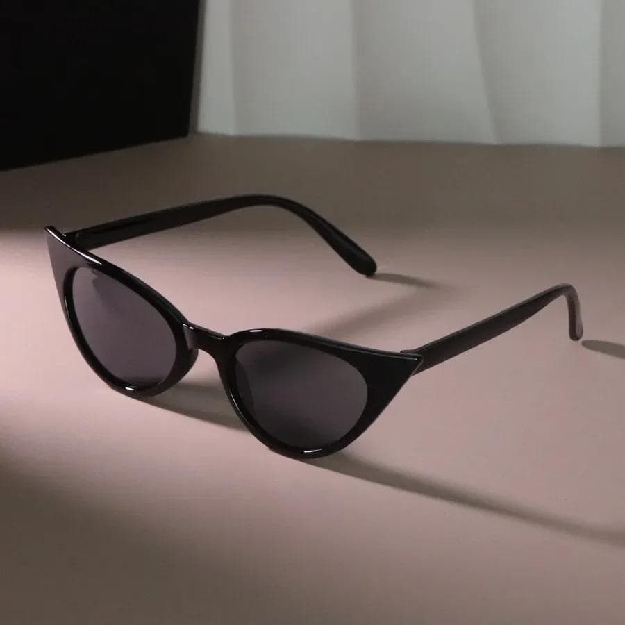 Trendy Cat Eye Sunglasses Small Frame Mirror Lens for Women Men Outdoor Comfortable Designer Sun Glasses Other