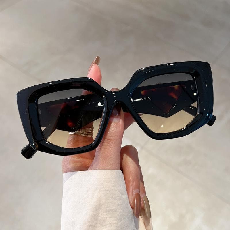KAMMPT Oversized Vintage Sunglasses Women UV400 Protection Trendy Gradient Shades Luxury Fashion Eyewear Other