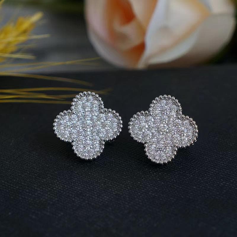 Fashion Four-Leaf Clover Earrings Simple And Delicate Versatile Women's Earrings silver