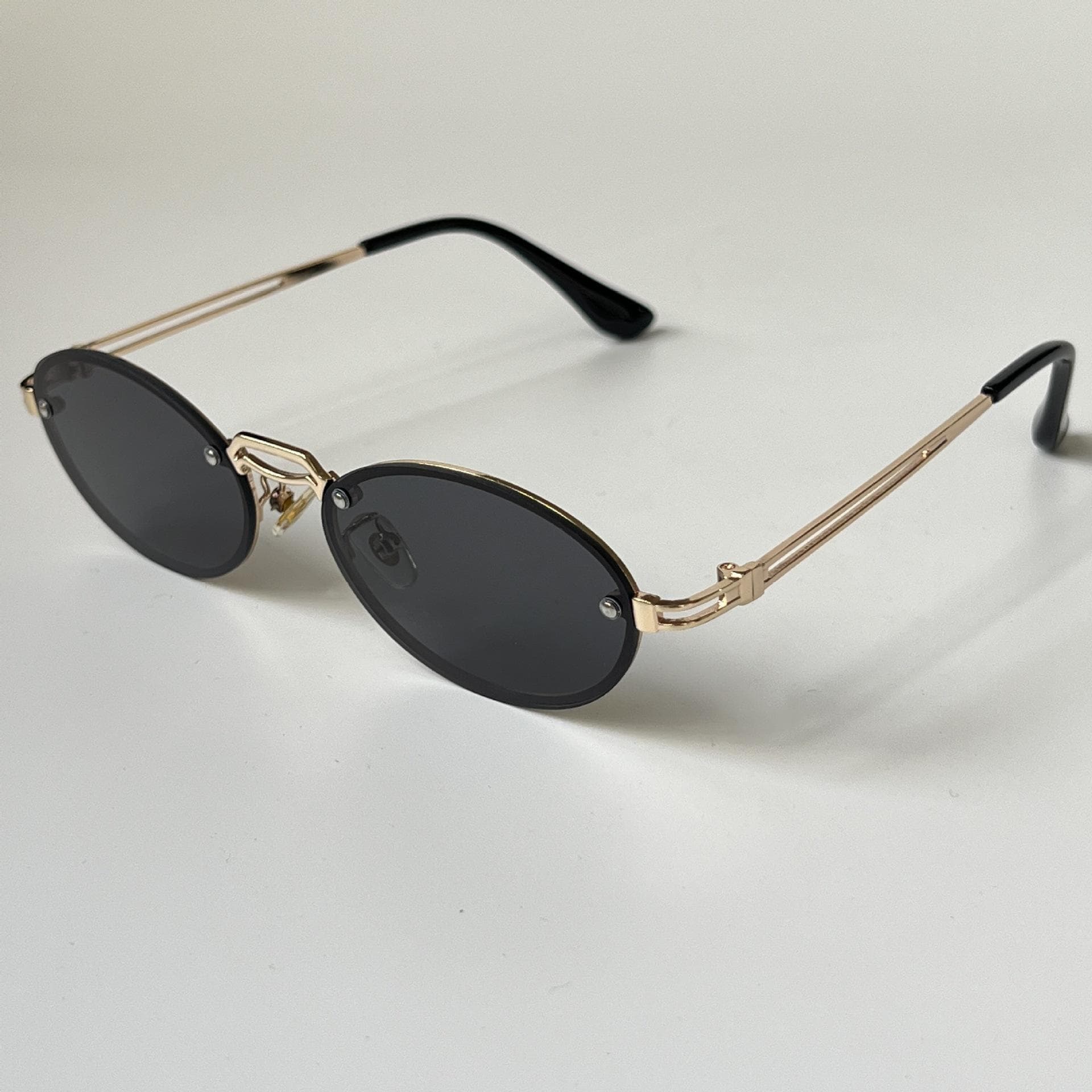 Fashion Sunglasses ForWomen Oval Small Sun Glasses UV4 Protection Vintage Eyewear Retro Sunglass Lentes De Sol Mujer