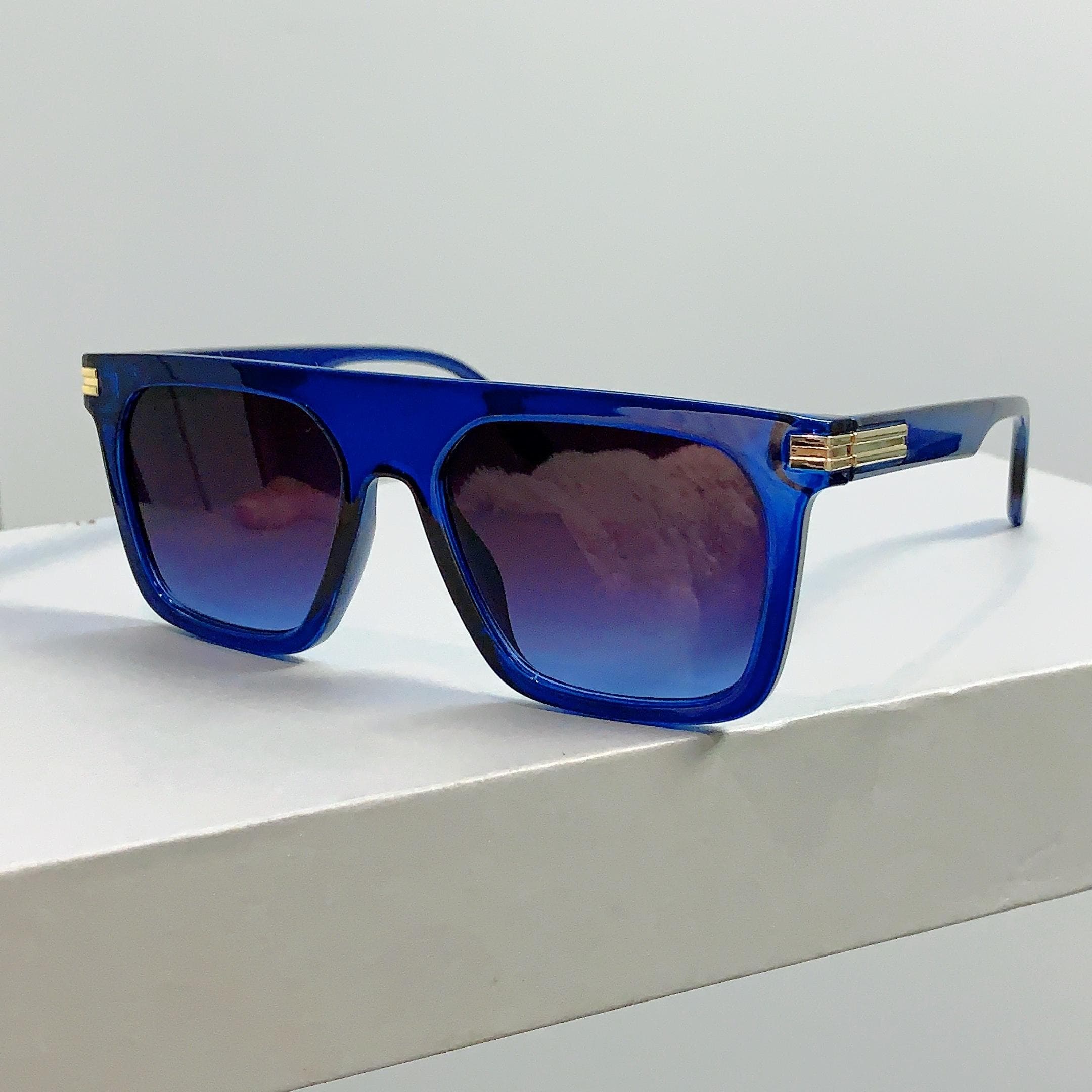 KAMMPT Square Sunglasses Men Women Vintage Gradient Lens Stylish Trendy Designer Shades Fashion Sun Glasses without case
