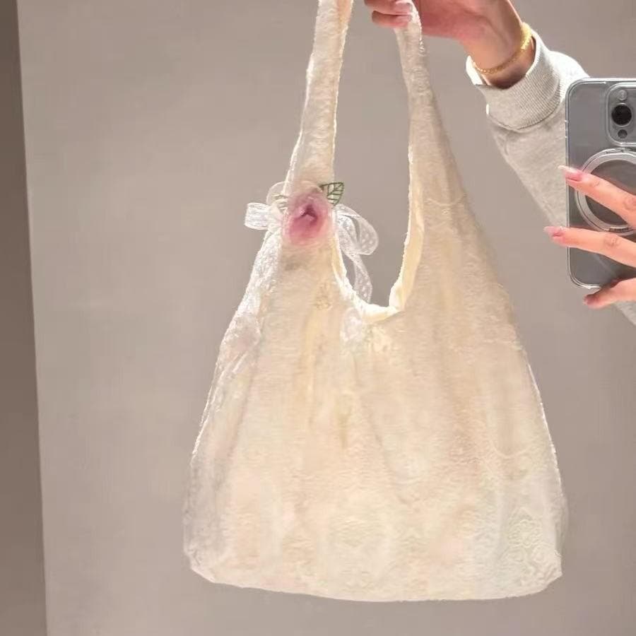Fresh and Delicate Lace Flower Canvas Bag, A Large-capacity Single-shoulder Tote Bag for Women, and A Commuter Underarm Bag 42*27*9 white
