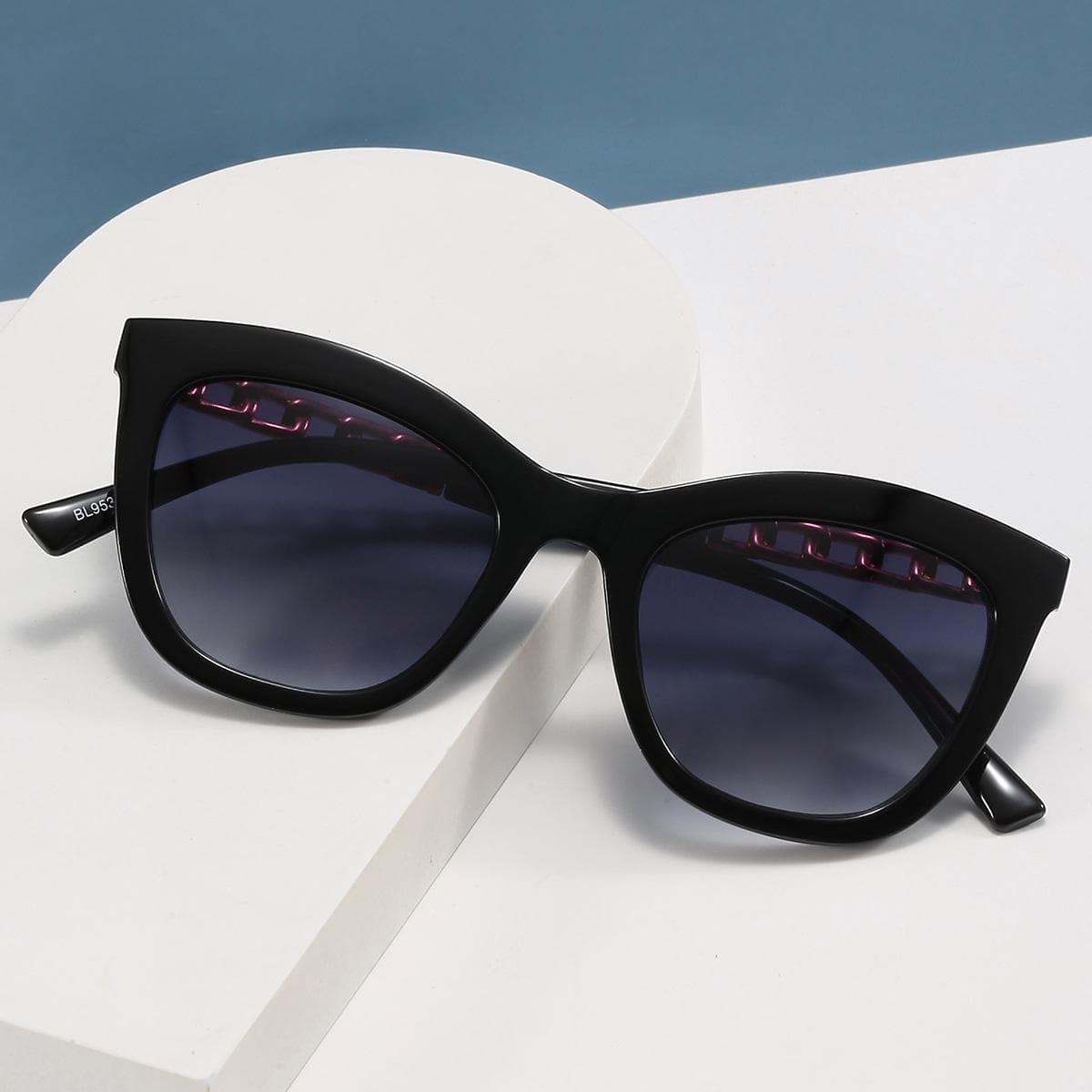 New Metal Chain Hollowed Out Sunglasses Trend Retro Street Photography Unisex Glasses Net Red Same Style