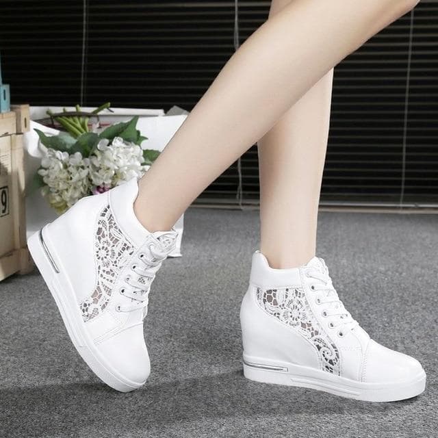 Women Wedge Platform Sneakers Rubber Brogue Leather High Heels Lace Up Shoes Pointed Toe Height Increasing Creepers White Silver 40 white