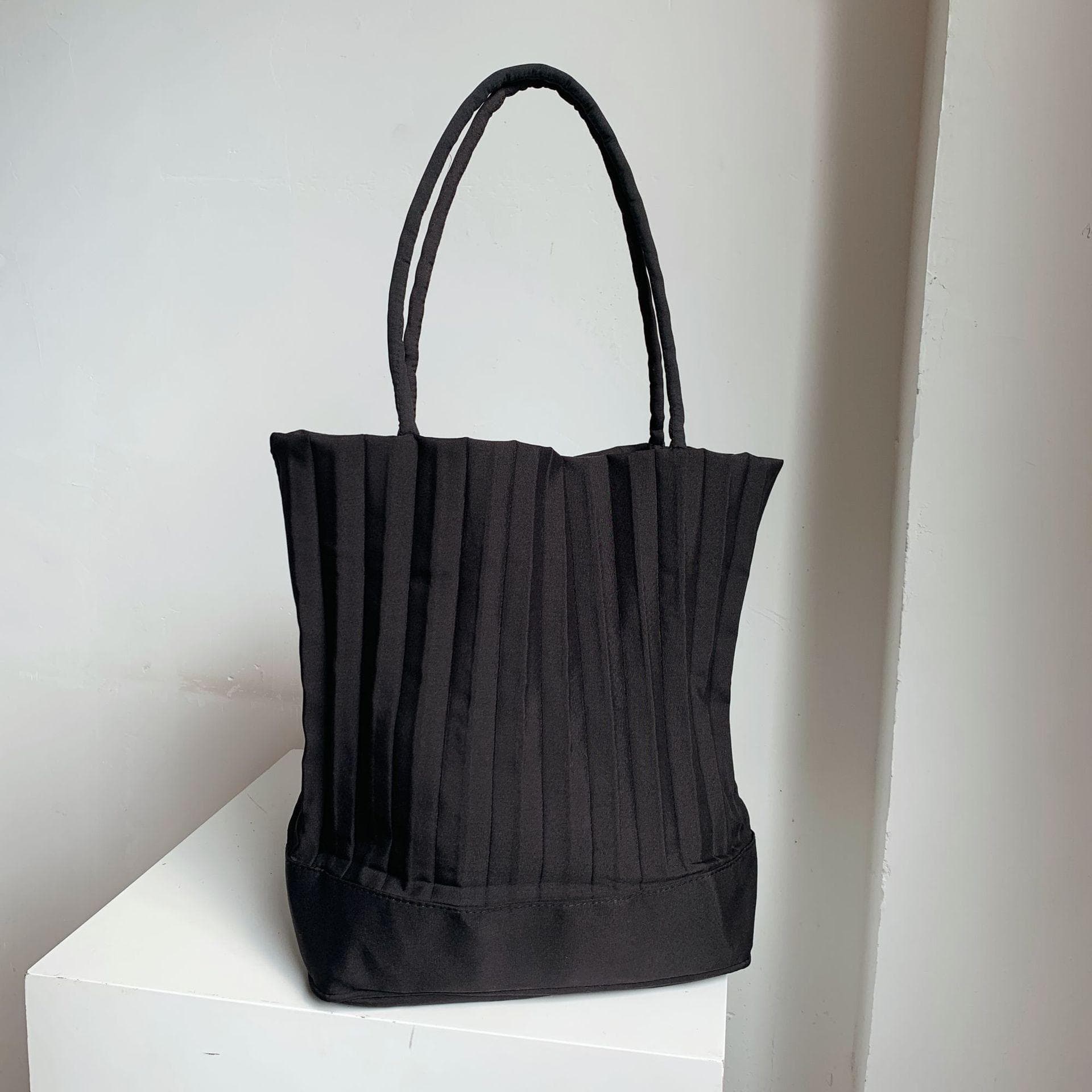 Original Designer Pleated Shoulder Bag Bucket Bag for Women