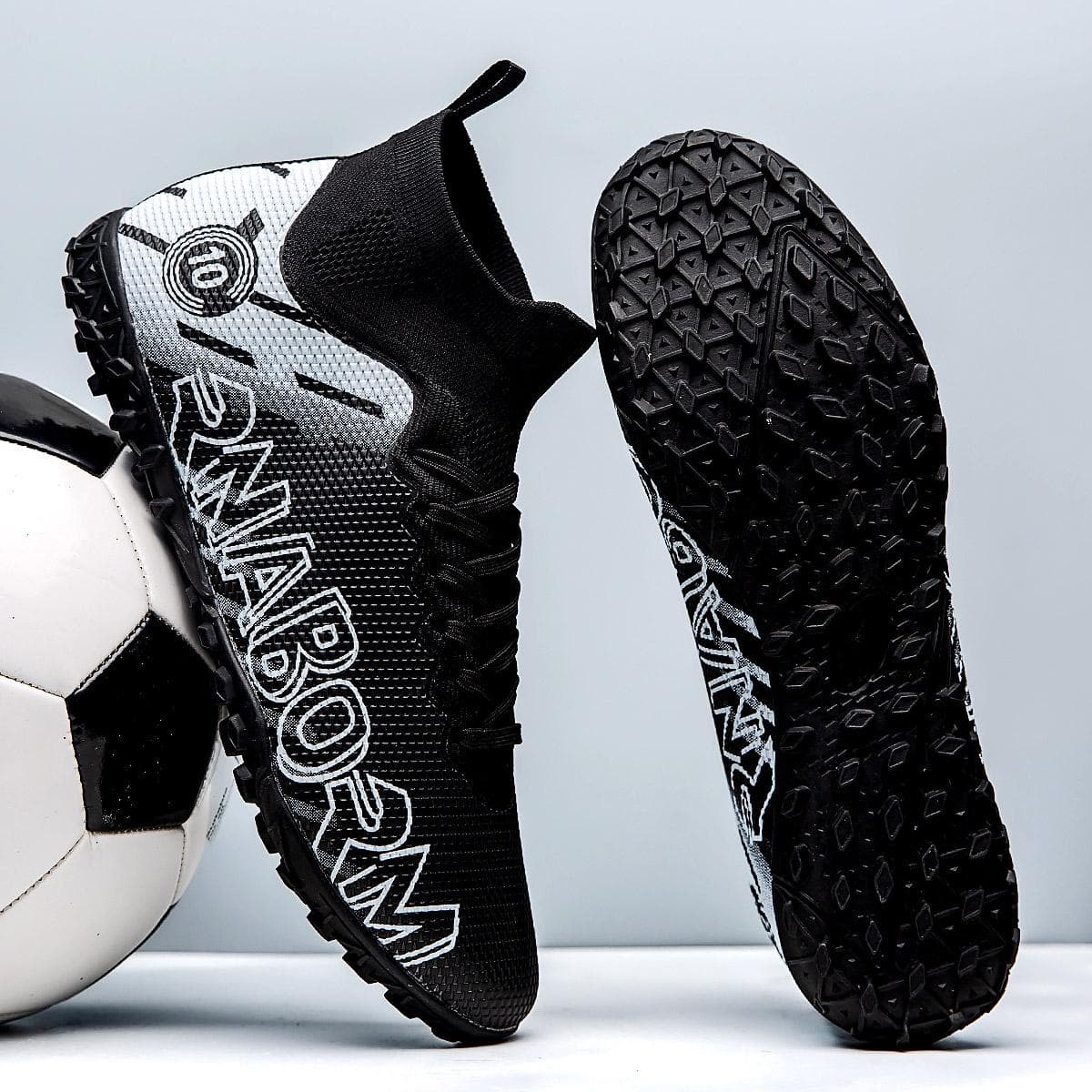 Men's Soccer Shoes Large Size Ultralight Football Boots Boys Sneakers Non-Slip AG/TF Soccer Cleats Ankle Boots Unisex 45