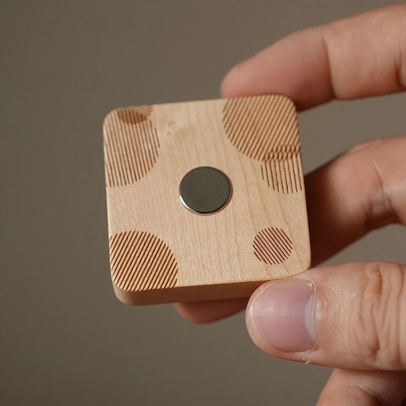 1Pc Solid Wood Magnetic Holder Remote Control Magnet on the Wall, No Need for Drilling, Magnetic Wall Mounted, Reusable Maple