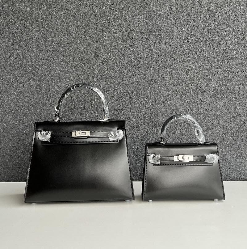 New Leather Cowhide Women's Bag Mini Bag BOX Glossy Leather Patent Leather Bag+handbag Shoulder Bag 25x10x18cm with lock black