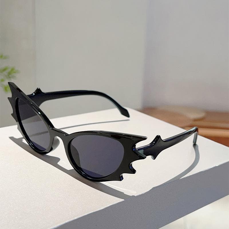 Vintage Cat Eye Bat Sunglasses UV400 Punk Luxury Designer Shades for Women Men Halloween Party Funny Sun Glasses