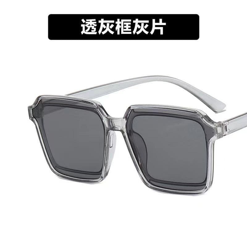 New Personalized Square Frame Sunglasses Women Summer UV400 Protection Retro Designer Fashion Eyeglasses Gafas De Sol 1PC