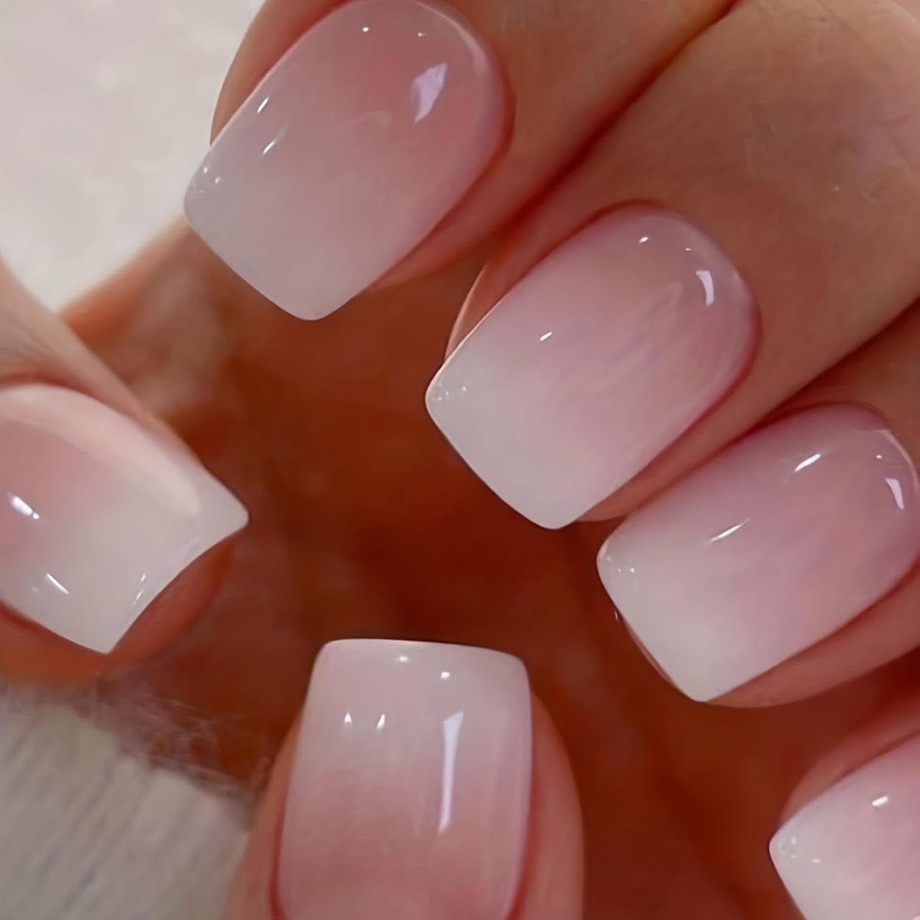 24-Pack Chic Glossy Pink Gradient Press-On Nails – Easy-to-Apply Short Square Nails for Everyday Elegance
