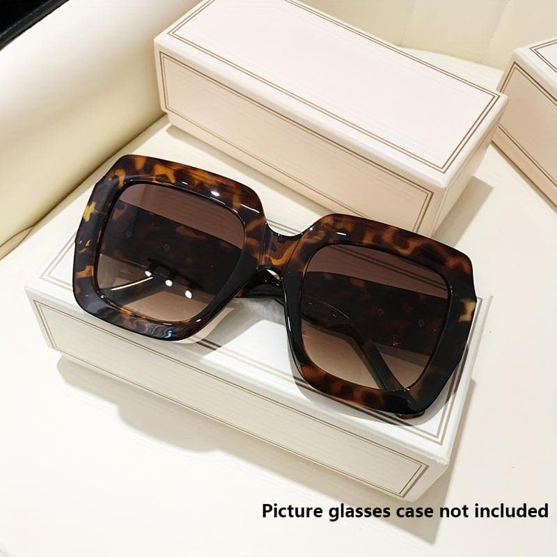 Womens Y2K square sunglasses trendy two tone color block anti glare lens durable plastic frame for hiking