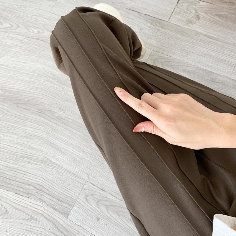Large Size Pleated Wide-leg Floor Pants for Women In Autumn and Winter New Style Loose Draping and Slimming Casual Suit Straight Pants XXXL brown