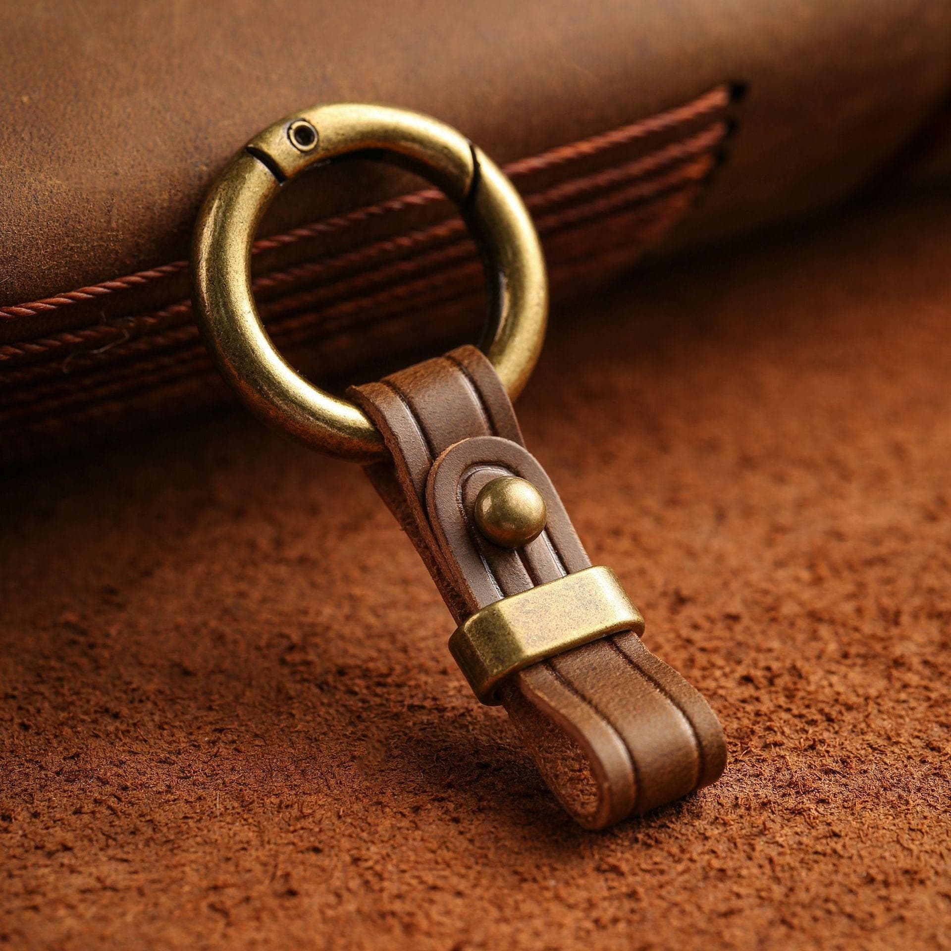 Genuine Leather Car Key Holder Metal Keychain EDC Smart Wallet Belt Hanging Keys Ring Small Gifts Man Keys Organizer brown