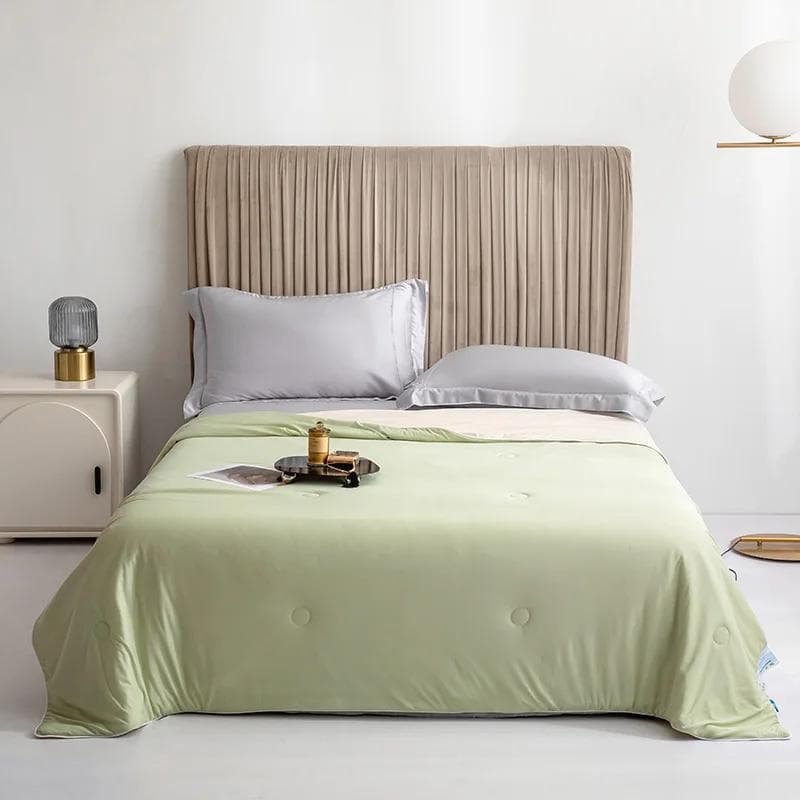 Cooling Blanket for Bed Silky Air Condition Comforter Lightweight Cooled Summer Quilt with Double Side Cold & Cooling Fabric 150x200 cm