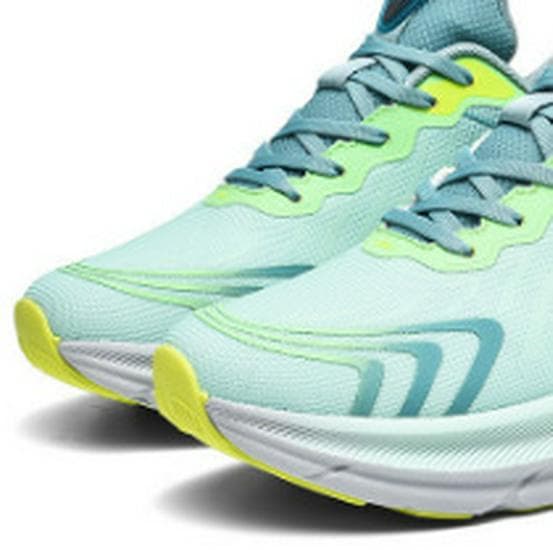 2025 Spring Men's Lightweight Mesh Running Shoes - Casual and Fashionable Size 37