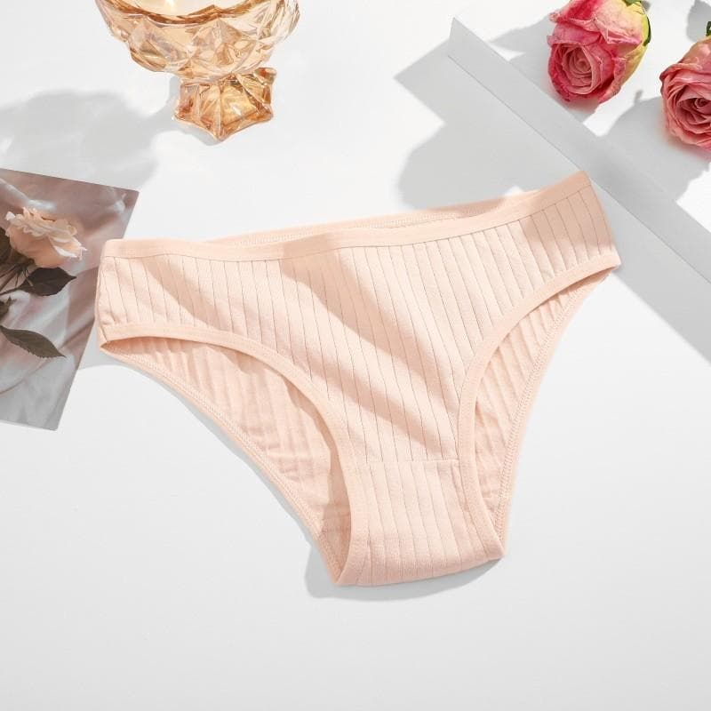 FINETOO Pure Cotton Panties for Women Plus Size Comfort Sexy Briefs Solid Color Panty Female Underpants XS-6XL S beige