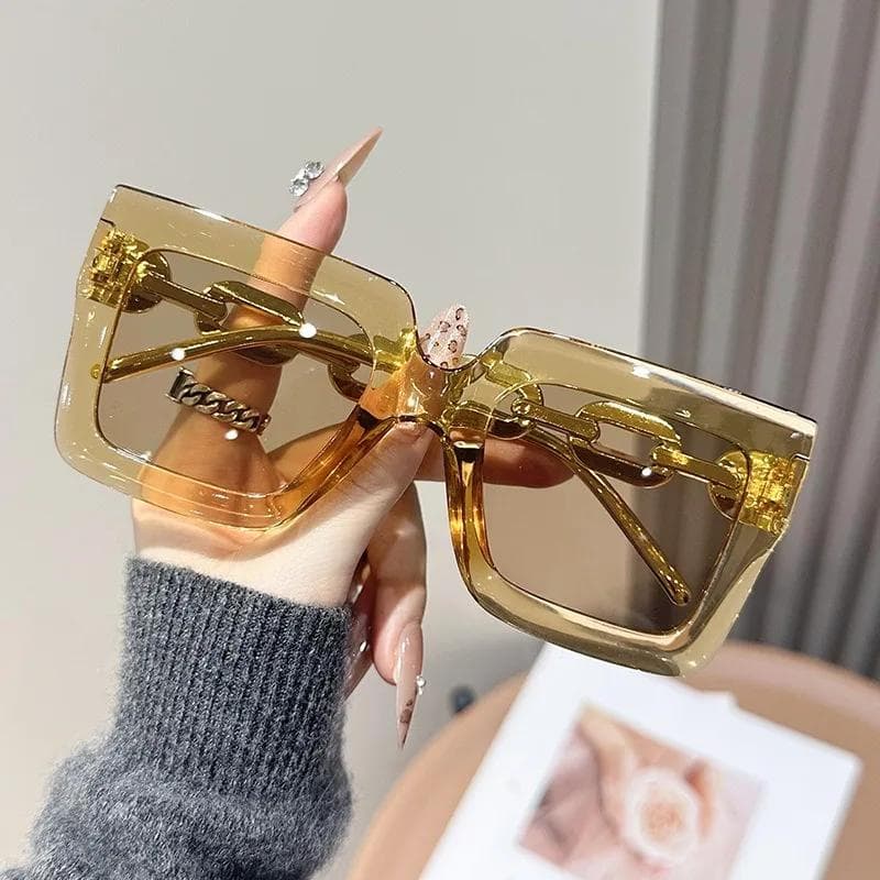 New Women's Square Chain Sunglasses UV400 Protection Vintage Fashion Eyewear for Street Photo Oculos De Sol