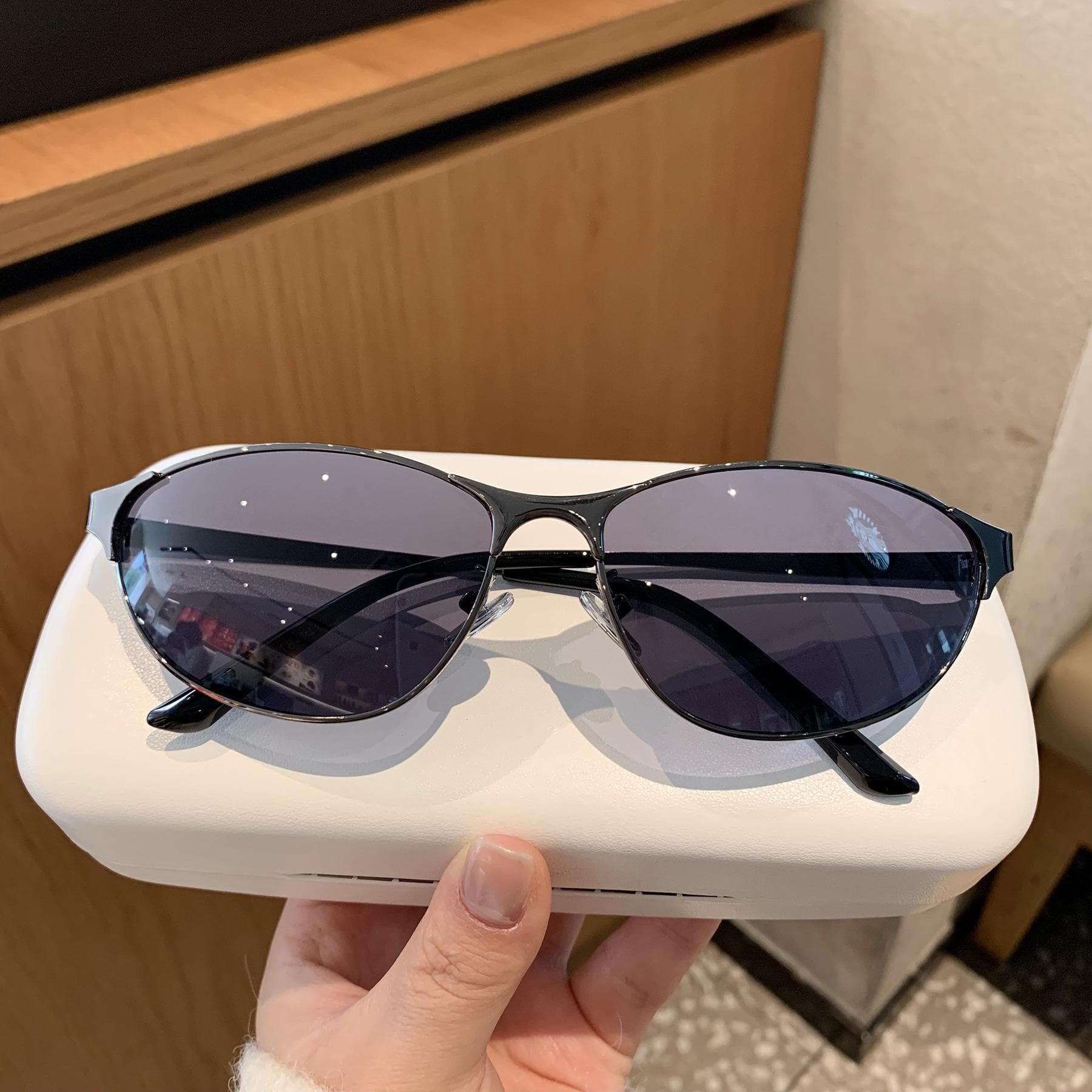 New Women Small Oval Metal Frame Sunglasses Luxury Vintage Shades Classic Round Punk Y2K Spicy Girl Glasses 1PC