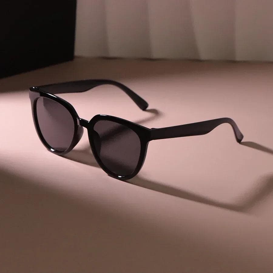 Vintage Cat Eye Sunglasses Women Men Classic Mirror Shades Designer Casual Sun Glasses for Outdoor Fashion Other