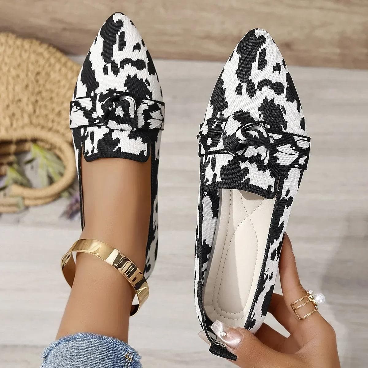 Women's Shoes Leopard Print Flats Pointed Toe Flat Casual Loafers Retro Slip on Women Shoe Walking Sport Shoes Zapatillas Mujer 42