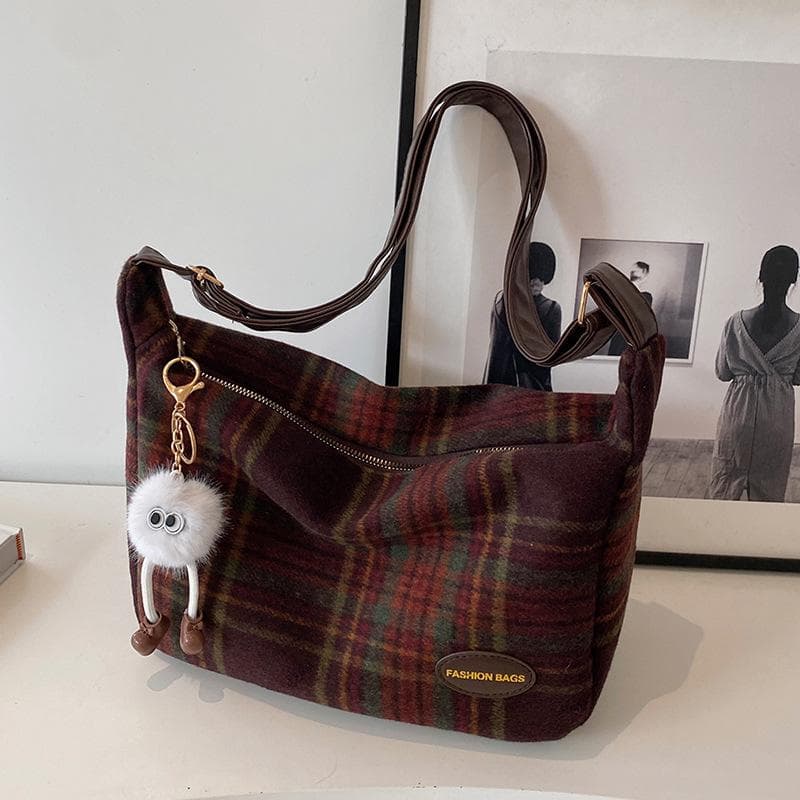 Retro High-end Plaid Woolen Bag for Women with Large Capacity Autumn and Winter Fashion Versatile Commuter Crossbody Shoulder Bag
