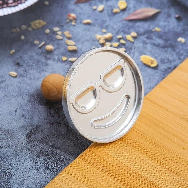 Cookie Cutter Aluminum Alloy Cookie Stamps with Wooden Handle Smile Heart Pattern DIY Hand Press Cookie Mold for Festival Party