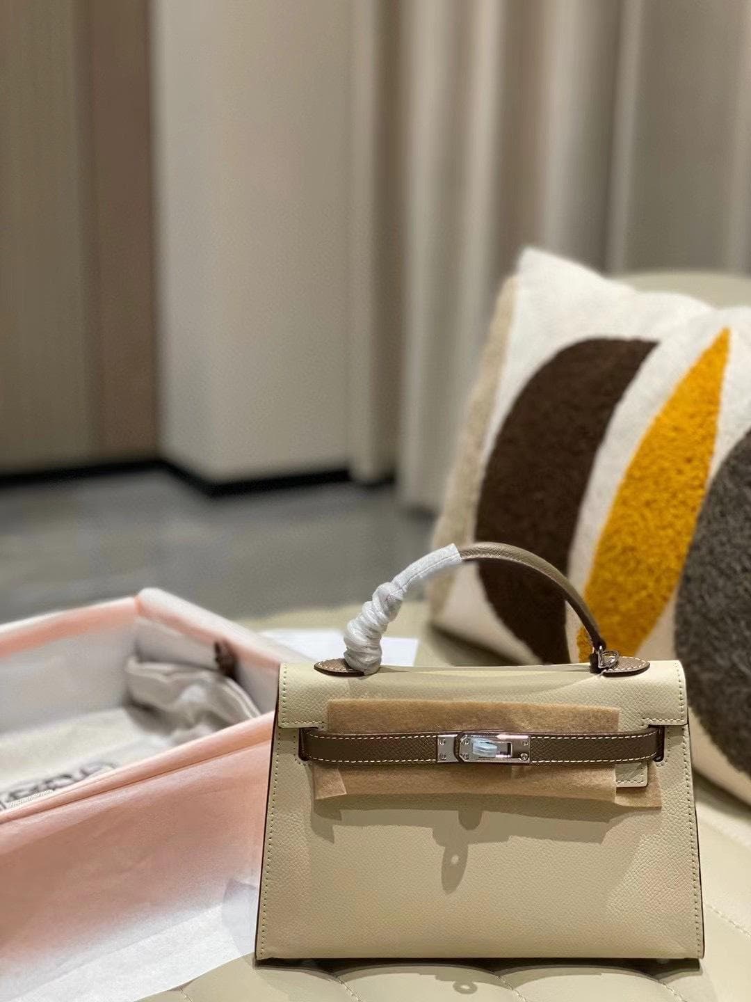 New Genuine Leather Second-generation Bag Mini Bag Palm Print Cowhide Single Shoulder Women's Crossbody Bag Classic Fashionable And Versatile 21cm+box with silk scarf