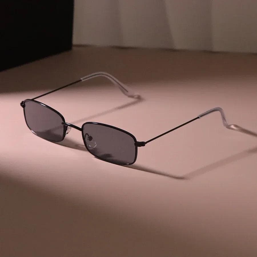 Designer Retro Rectangle Sunglasses for Women Men Casual Fashion Classic Shades Plain Travel Oculos De Sol Other