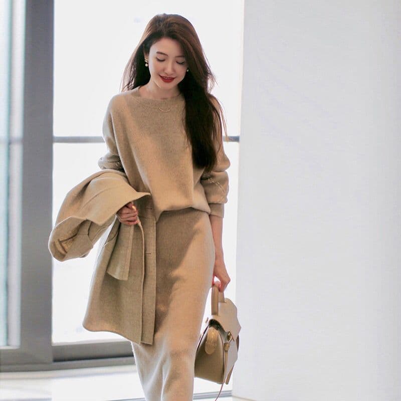 Early Autumn Clothing New Women's Retro Small Fragrance Style Age-reducing Khaki Sweater Skirt Two-piece Suit L