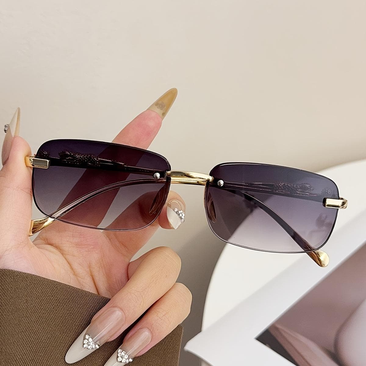 1pc Stylish Square Frameless Metal Glasses Fashionable Summer Eyewear for Men and Women Trendy Accessory