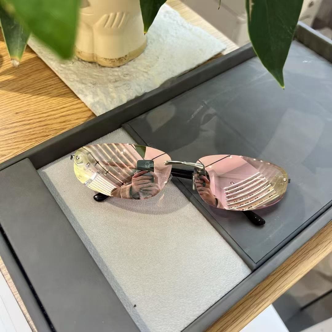 New Fashion Women Sunglasses Light Colored UV400 Protection Spring Silver Spicy Girls Sun Glasses