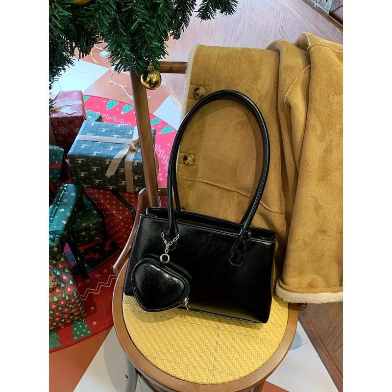 Autumn and Winter Rich Red Heart-shaped Pendant Baguette Square Bag Oil Wax Glossy Texture Niche Design Single Shoulder Bag