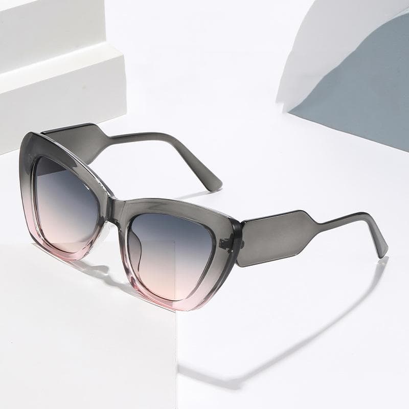 Fashion Vintage Cat Eye Women Sunglasses Green Brand Design Sunglasses for Female Shade Protection Sunglasses Travel Goggle UV grey